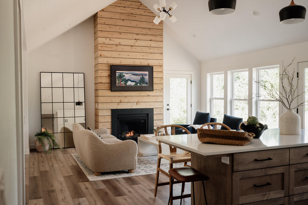 4284 Orchards Trail