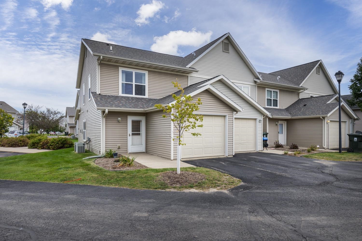 252 S Musket Ridge Drive 1