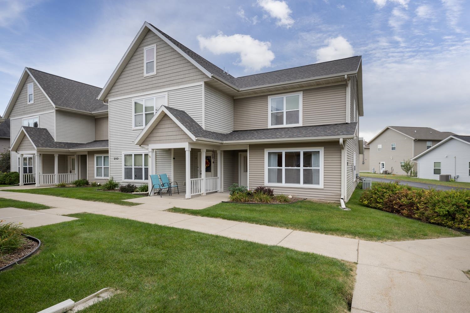 252 S Musket Ridge Drive 1