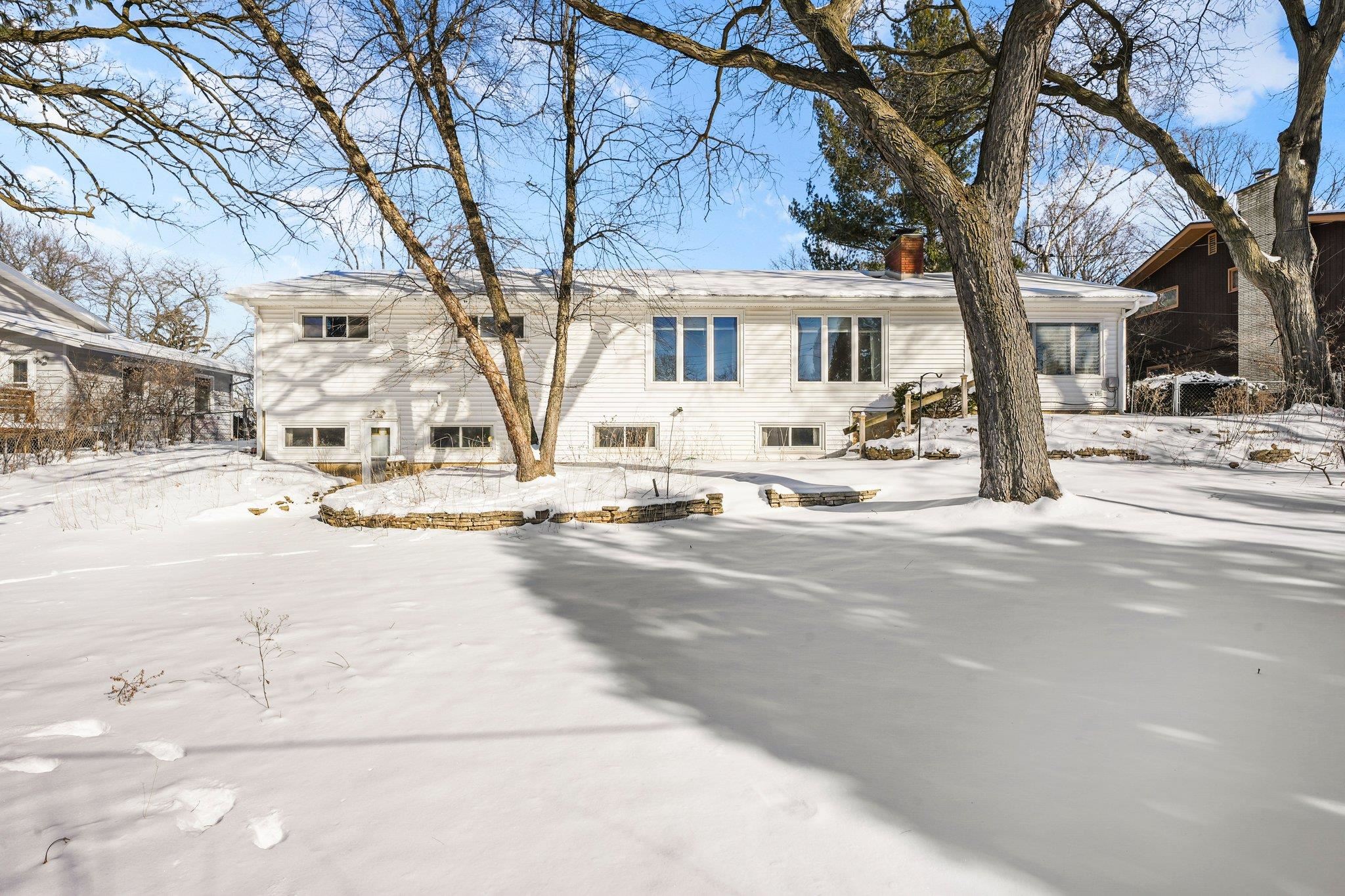 4909 Holiday Drive