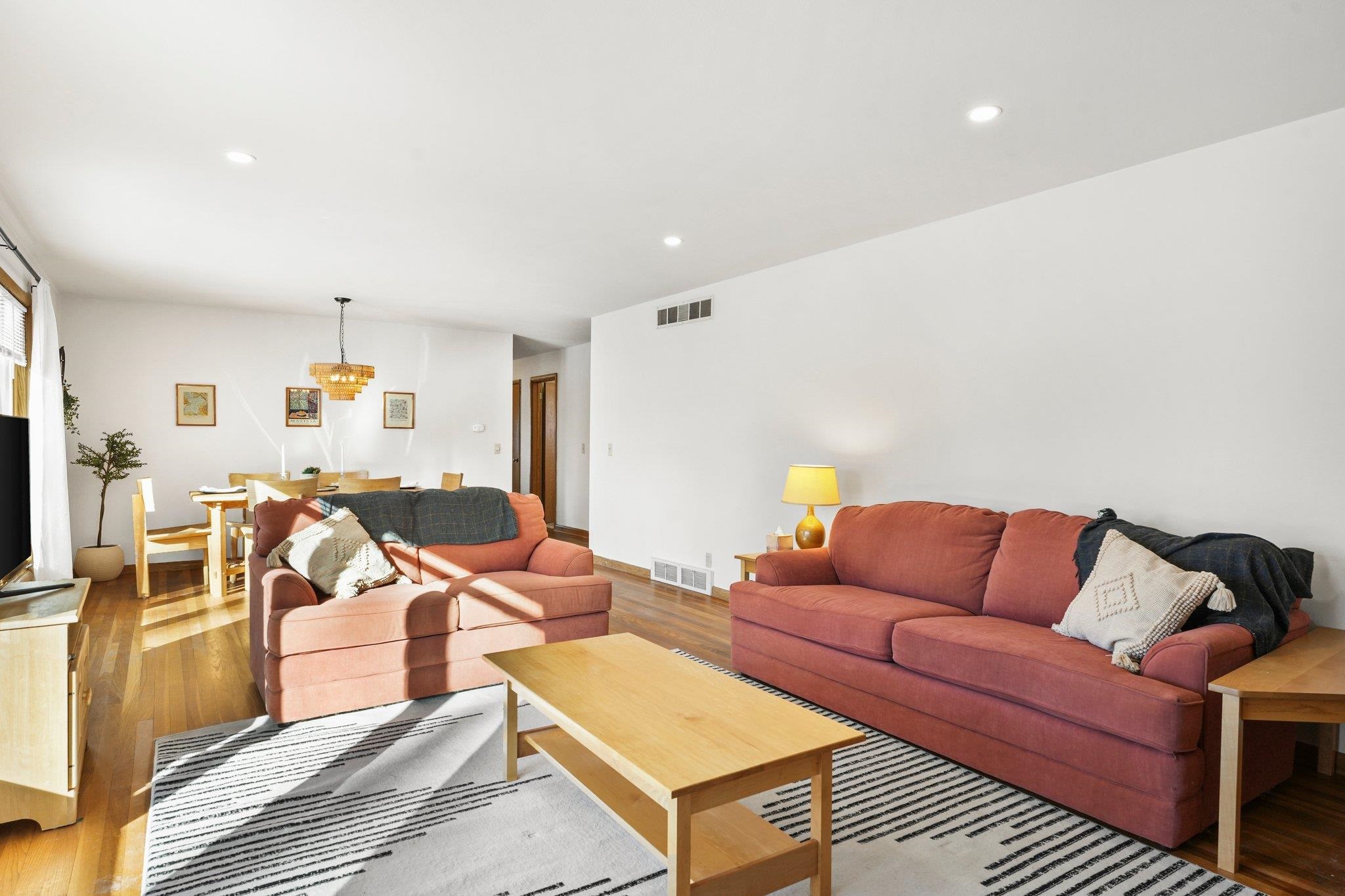 4909 Holiday Drive