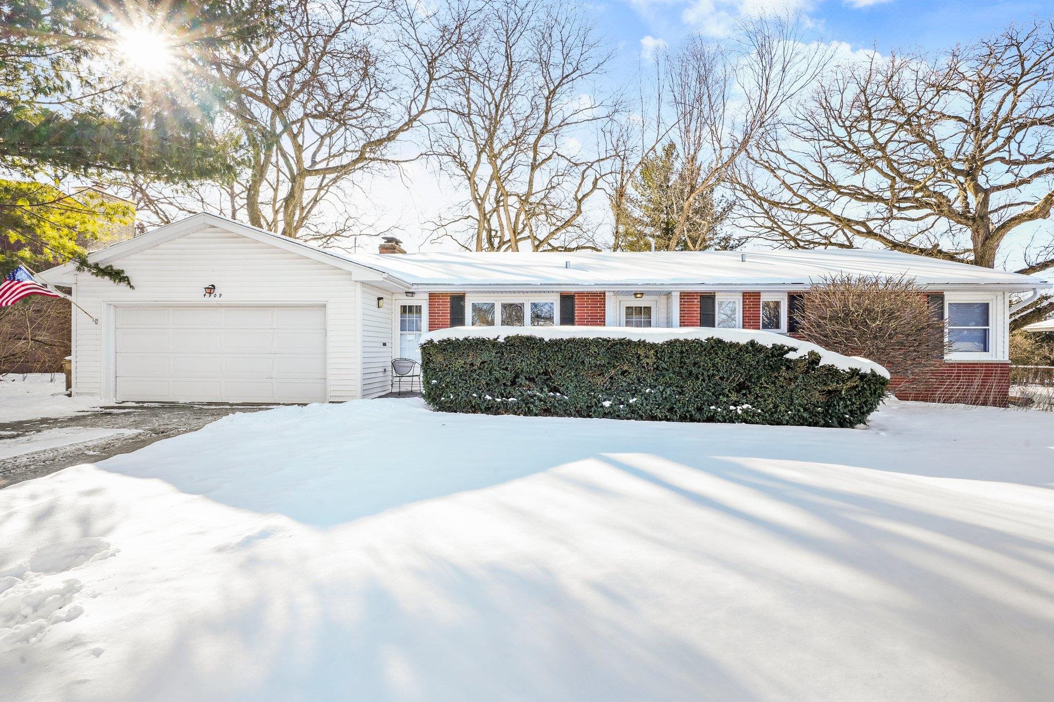 4909 Holiday Drive