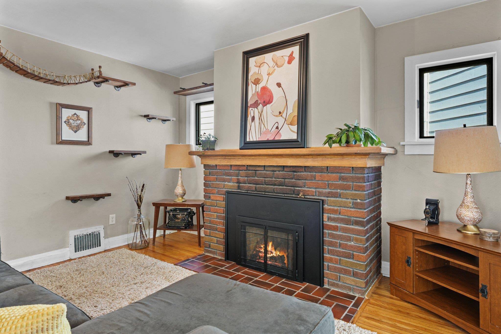 706 W Olin Avenue