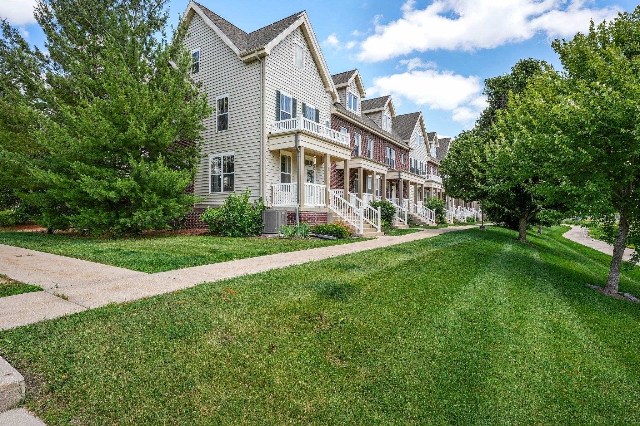 73 S Gardens Way