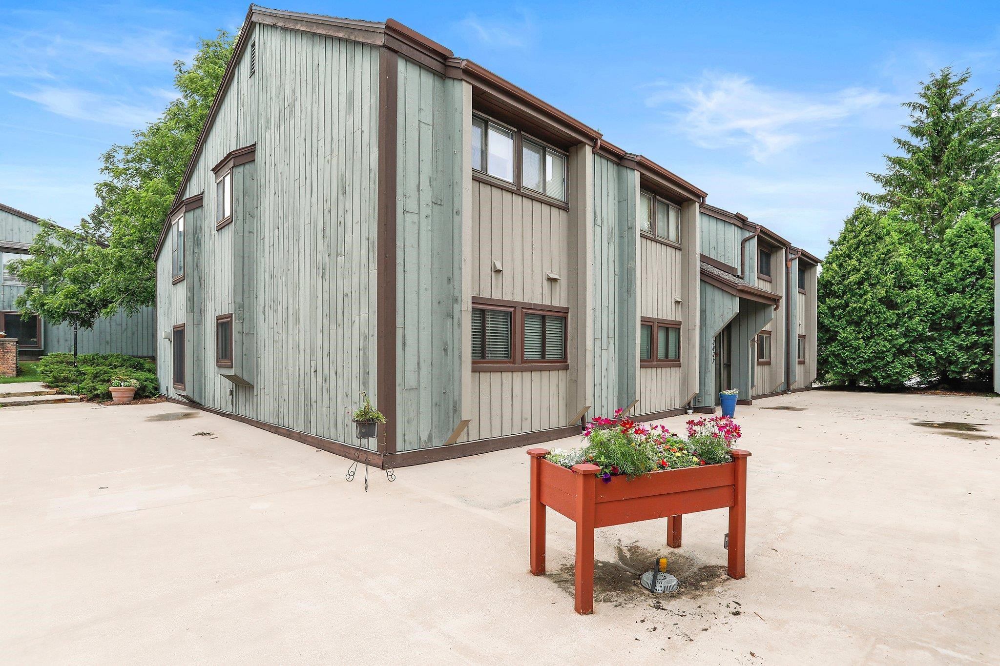 2827 Century Harbor Road 2