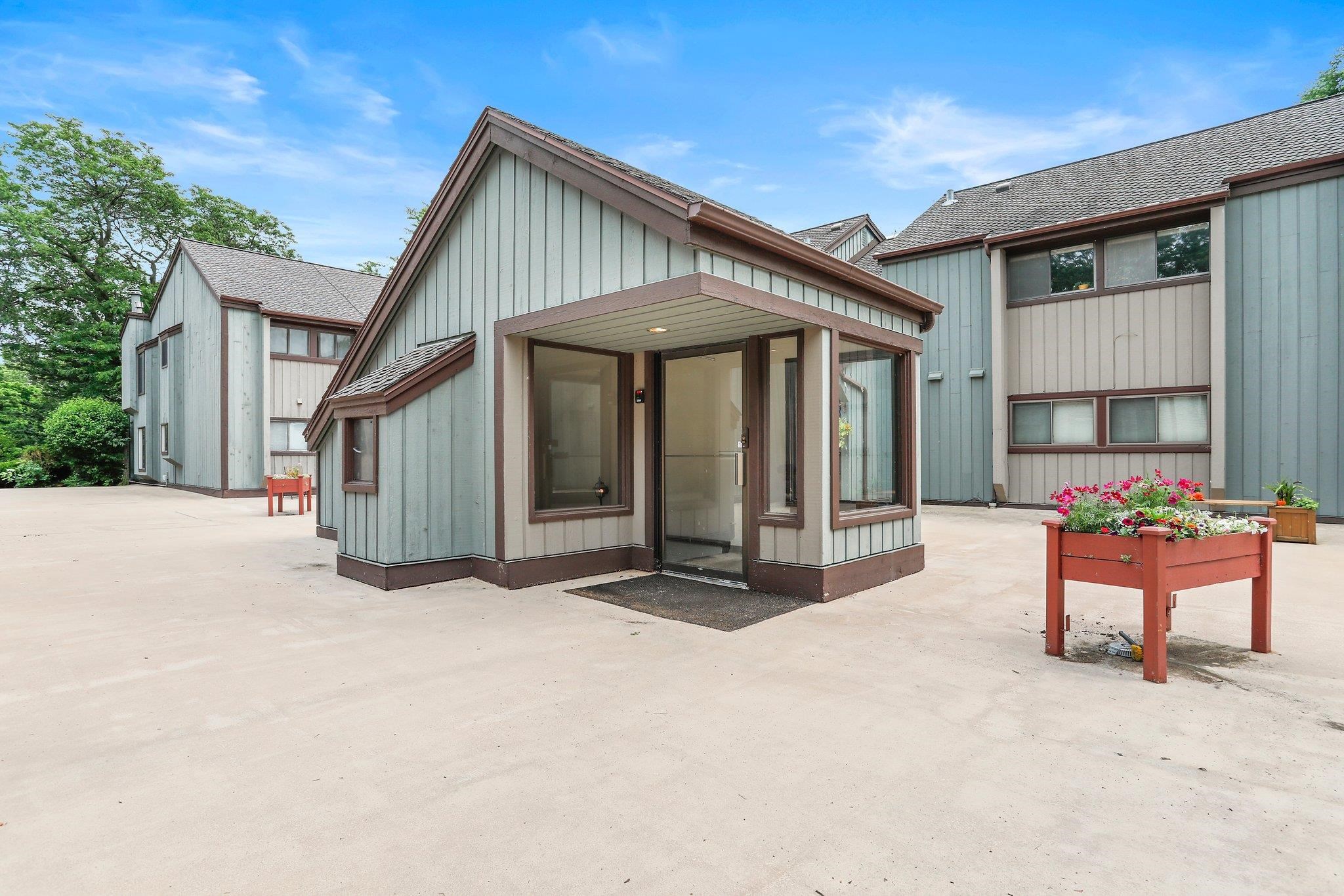 2827 Century Harbor Road 2