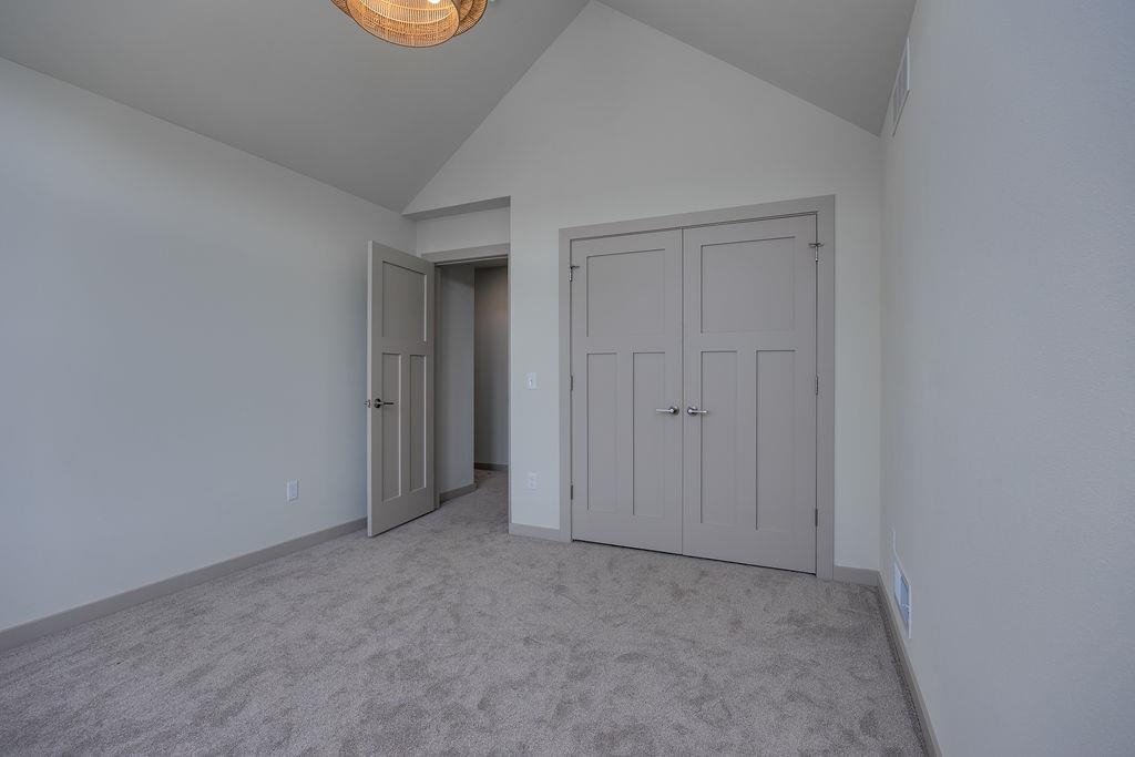 1113 N DIVISION Street