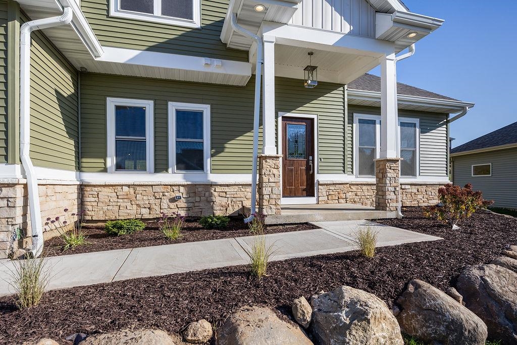 1113 N DIVISION Street