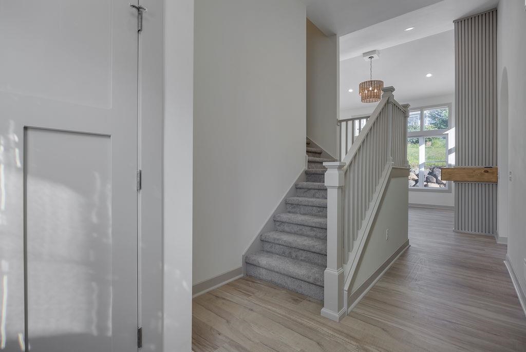 1113 N DIVISION Street