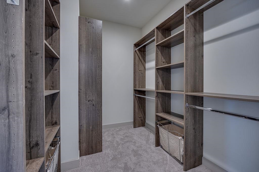 1113 N DIVISION Street