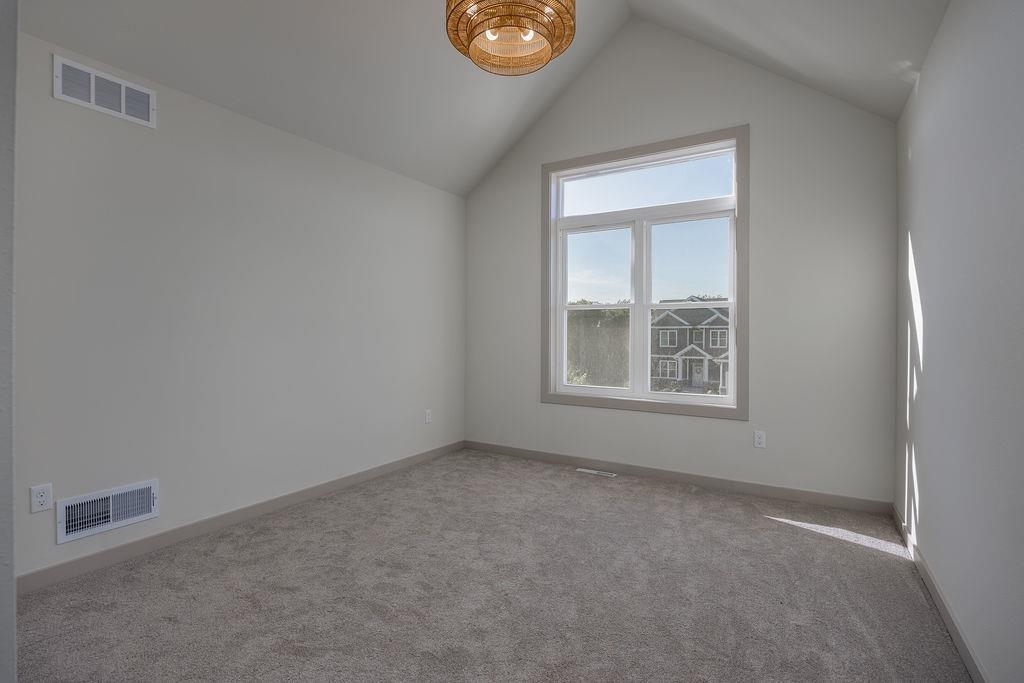 1113 N DIVISION Street