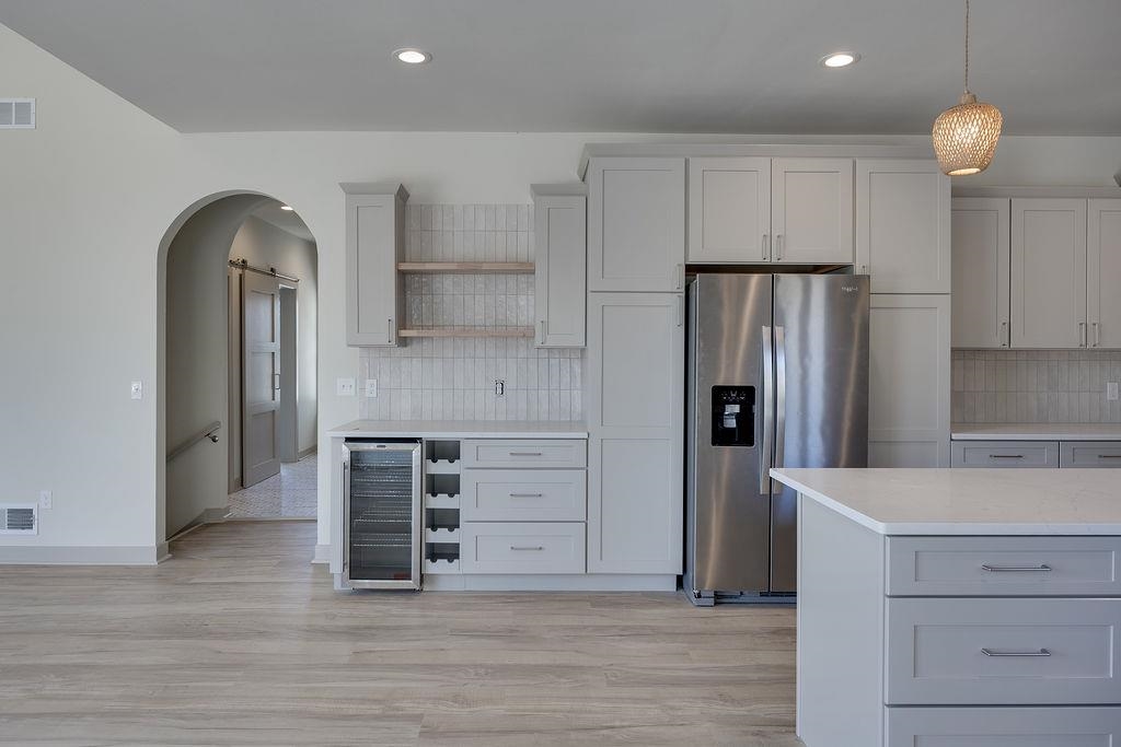 1113 N DIVISION Street