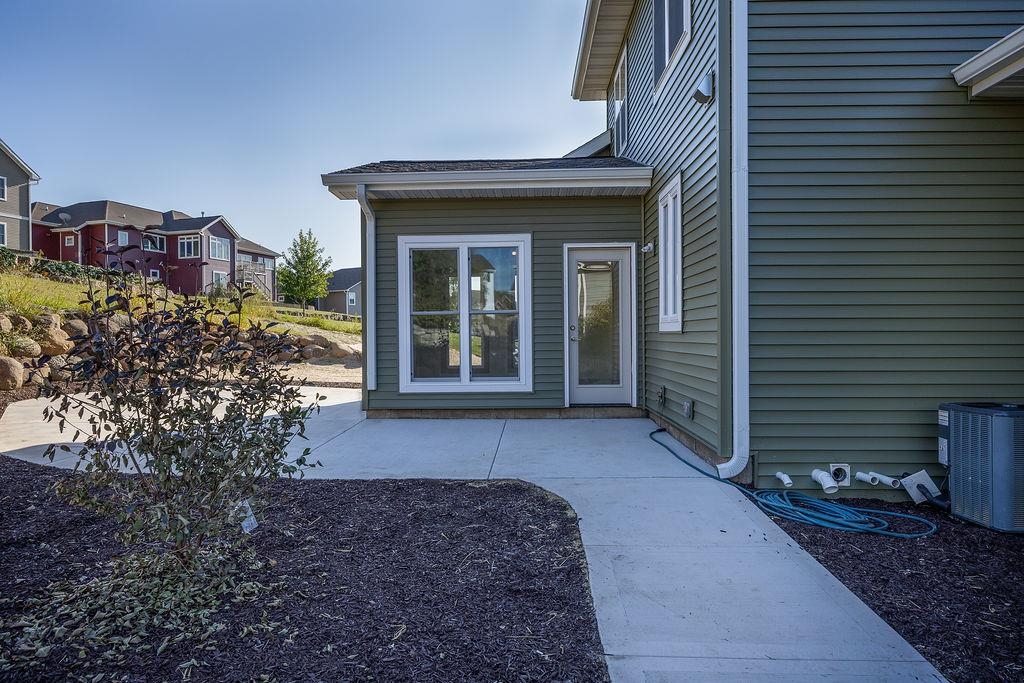 1113 N DIVISION Street