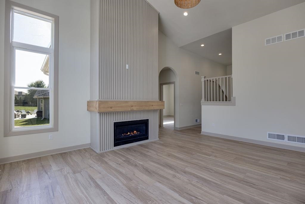 1113 N DIVISION Street