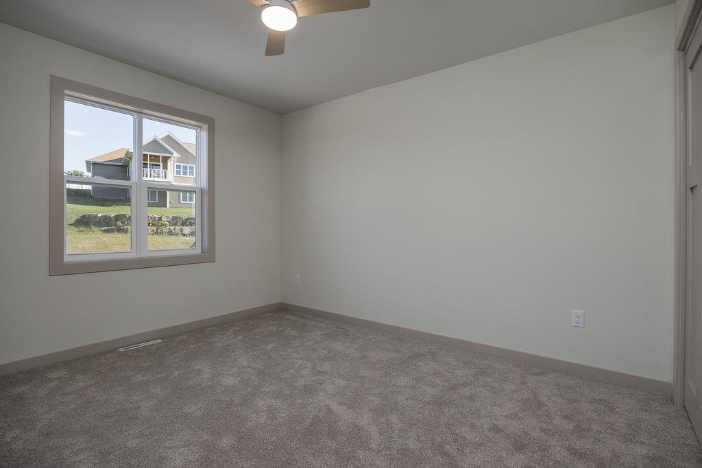 1113 N DIVISION Street