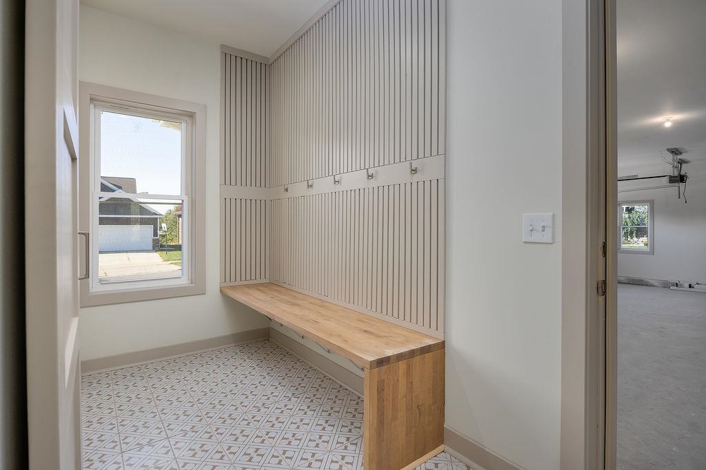 1113 N DIVISION Street