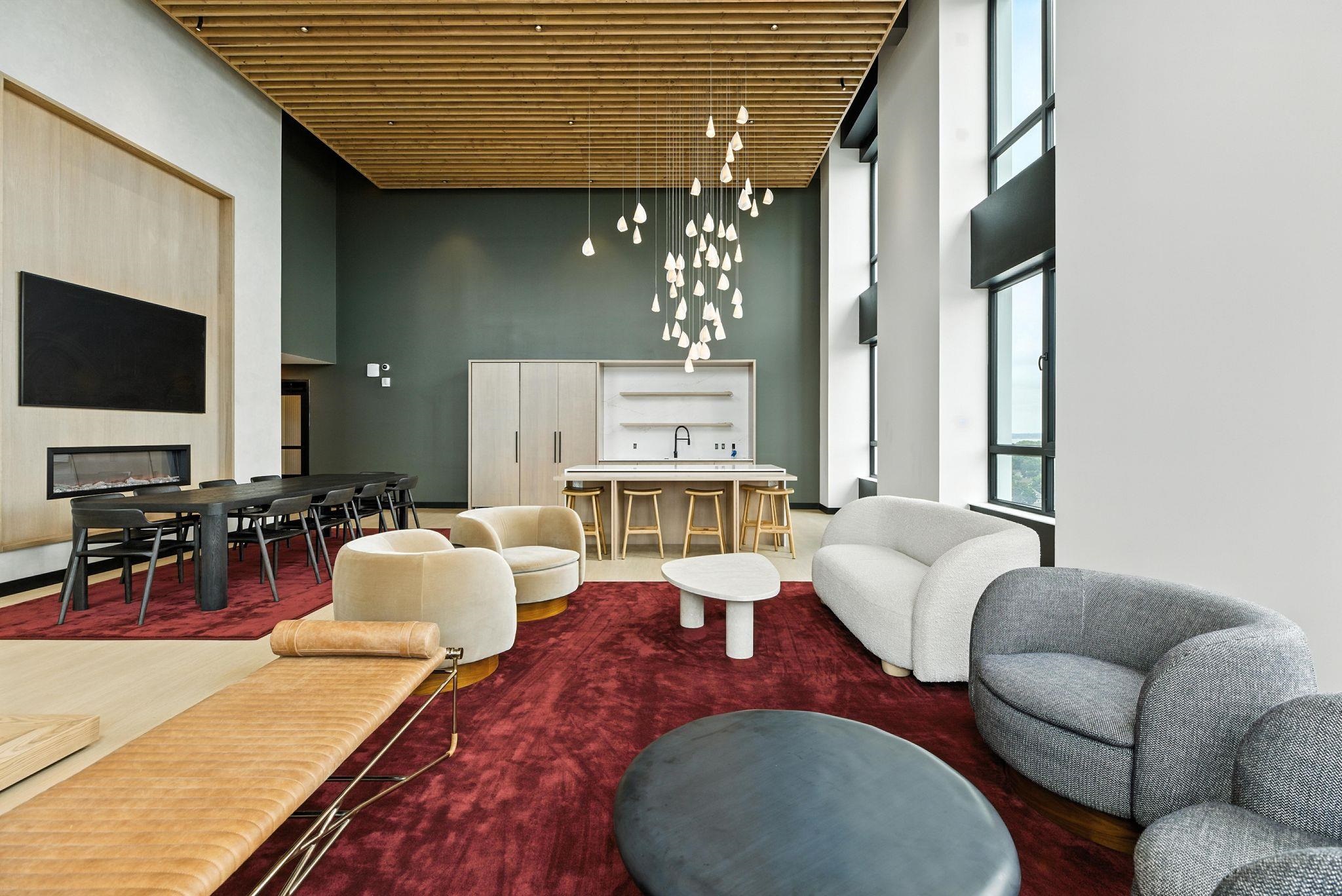 10 S Paterson Street 121