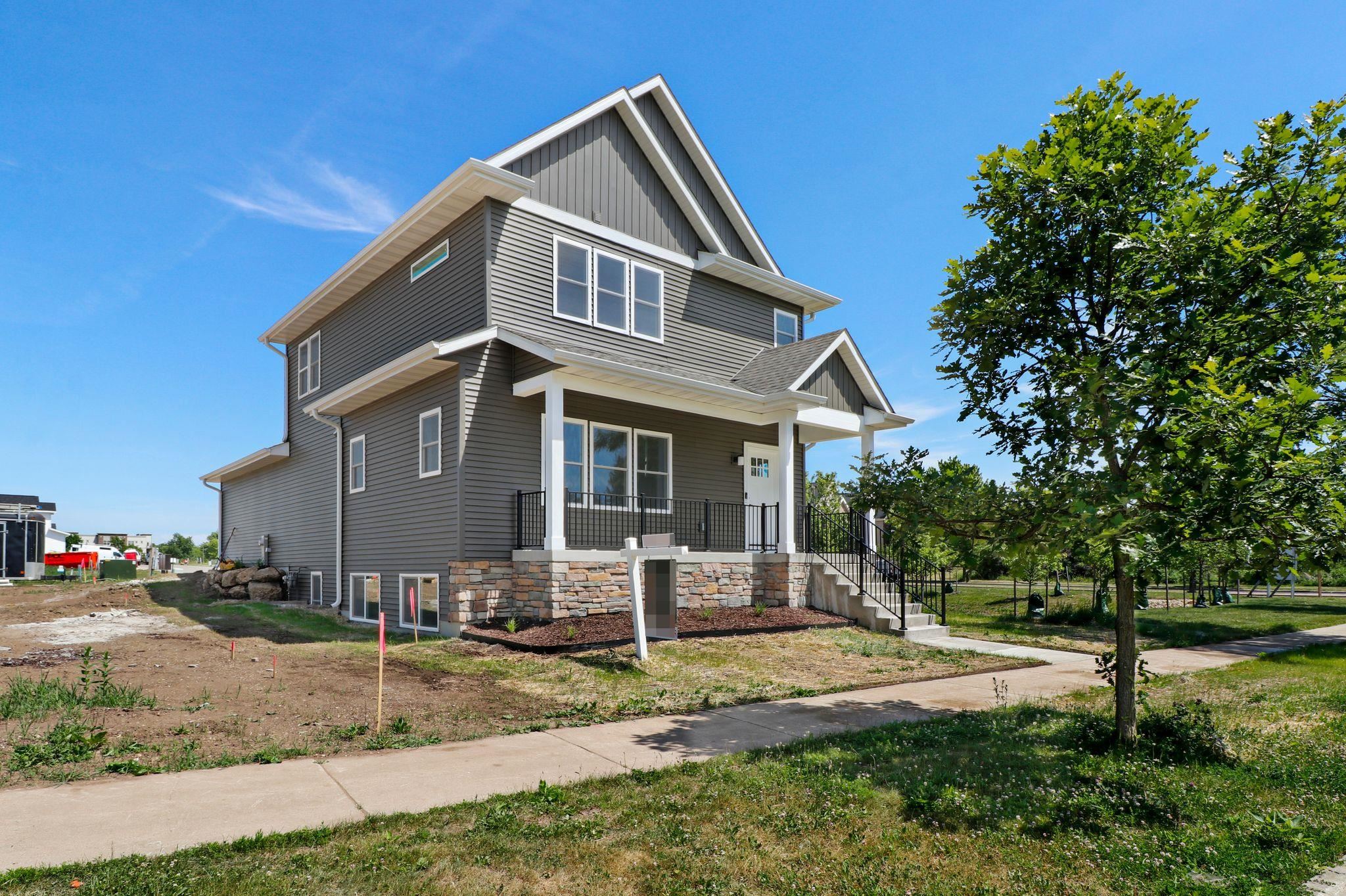 2806 Big Bluestem Parkway