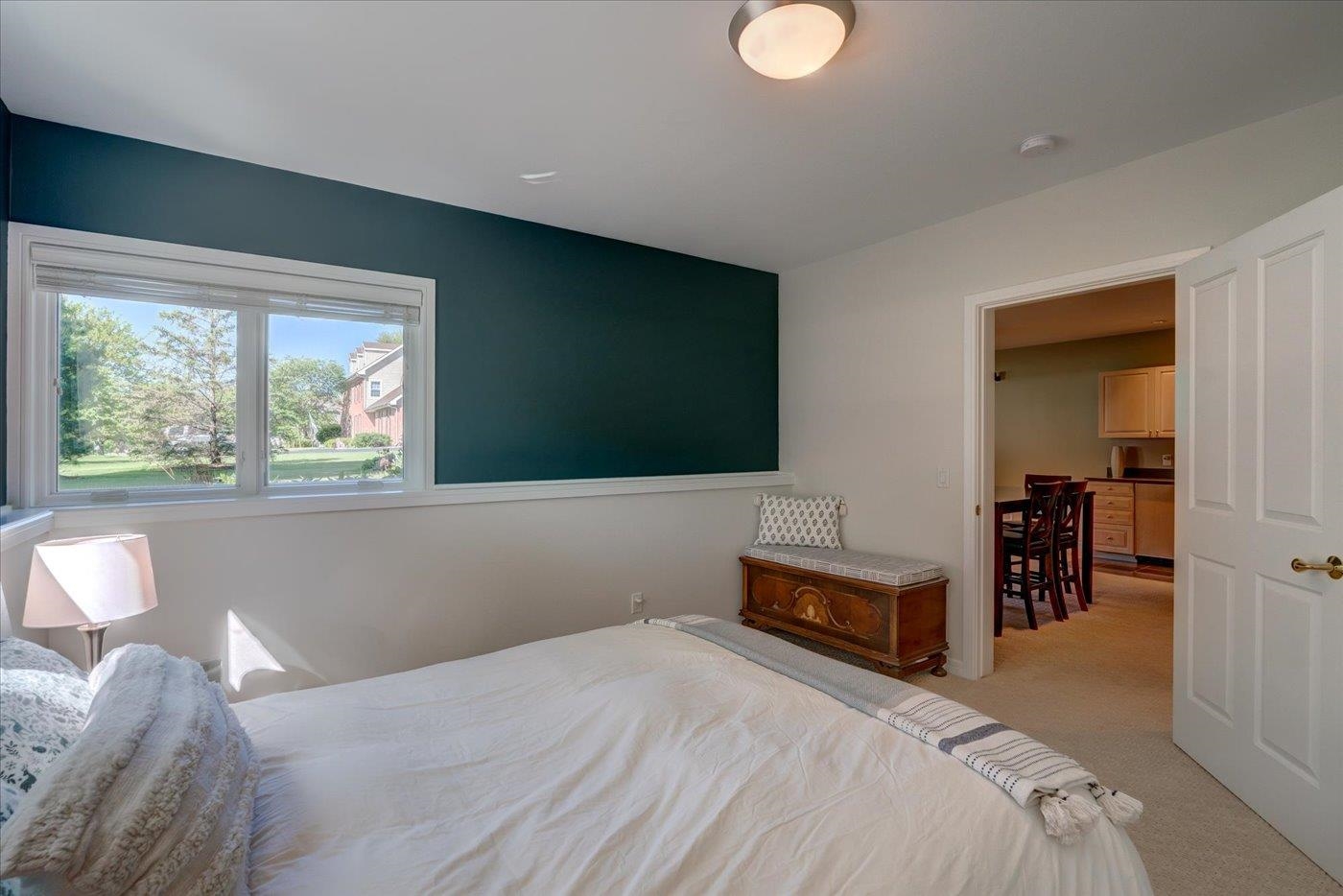 5596 Surrey Lane