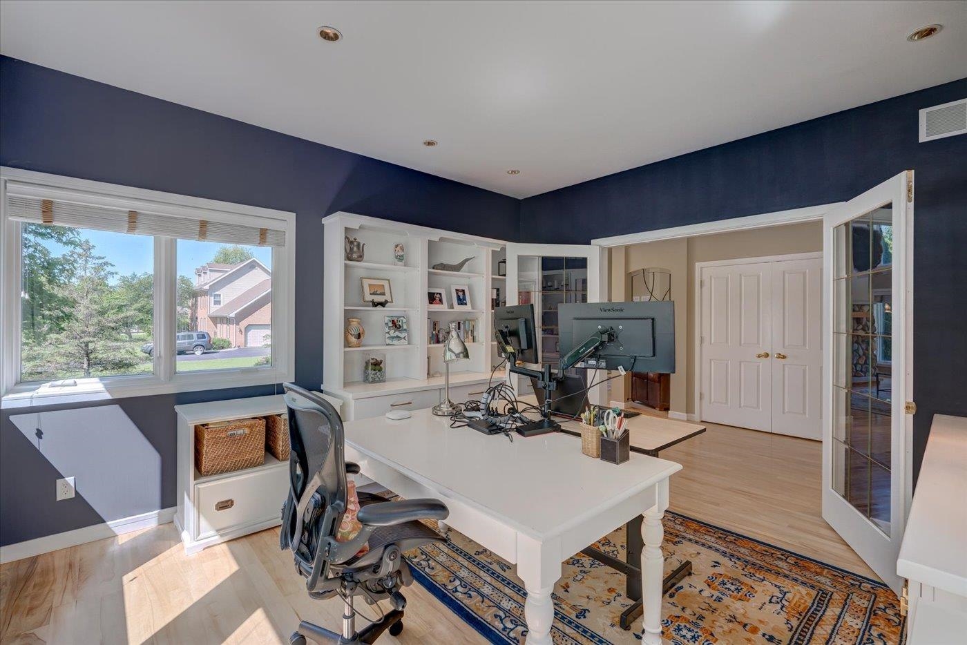 5596 Surrey Lane