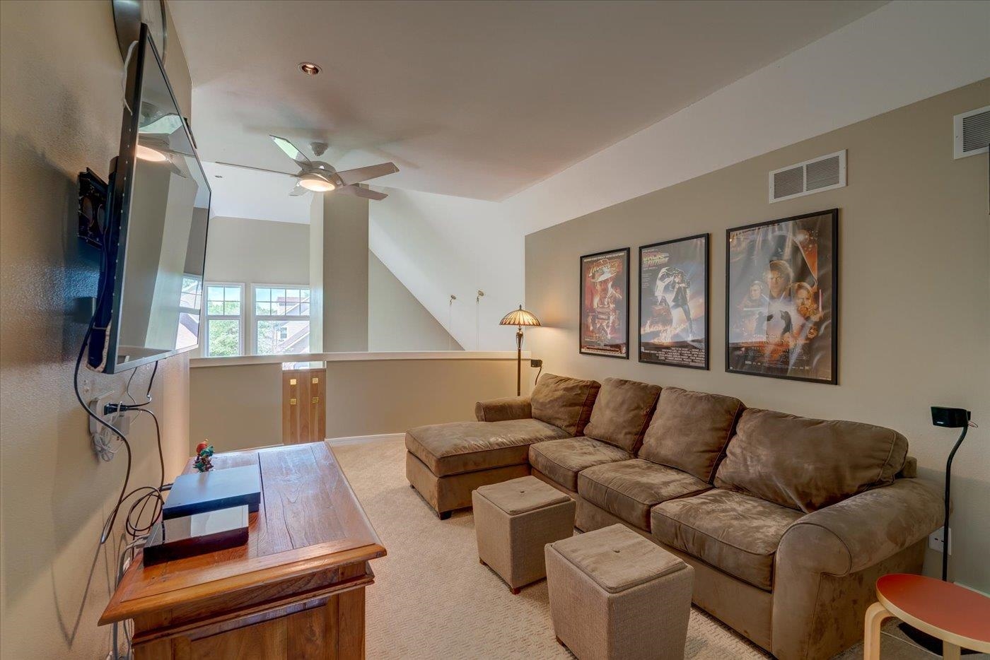 5596 Surrey Lane