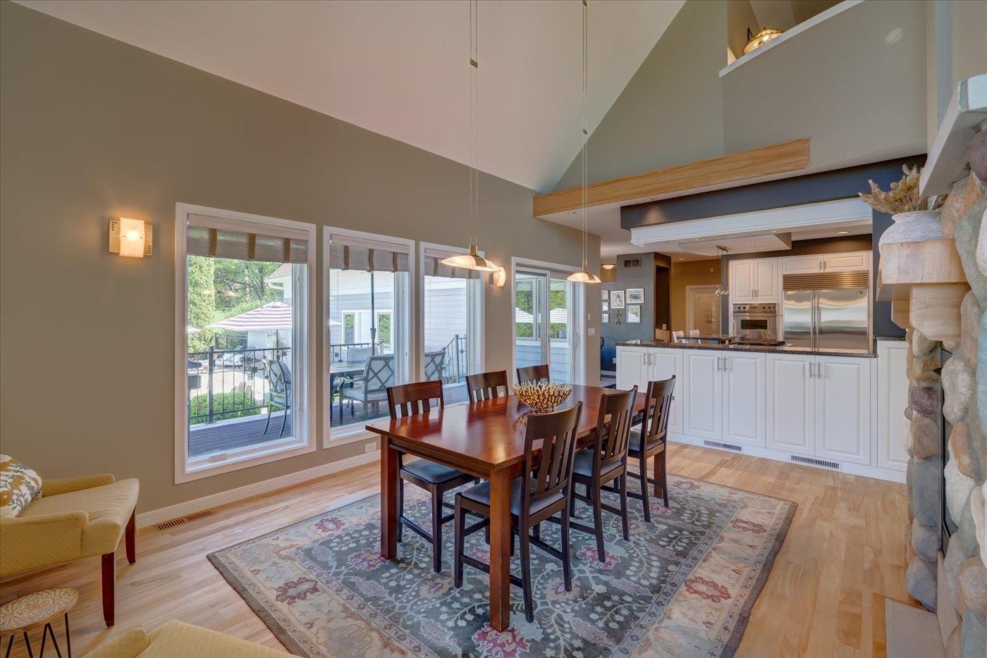5596 Surrey Lane