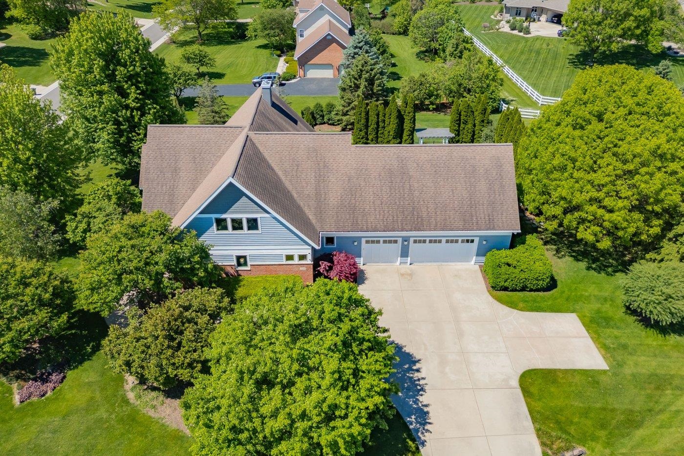 5596 Surrey Lane