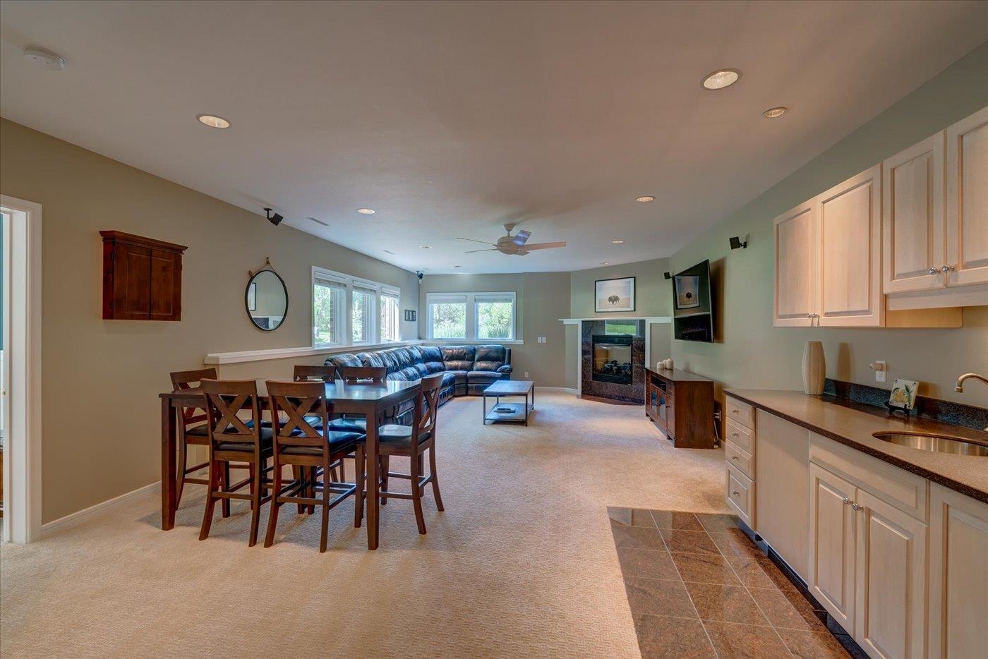 5596 Surrey Lane