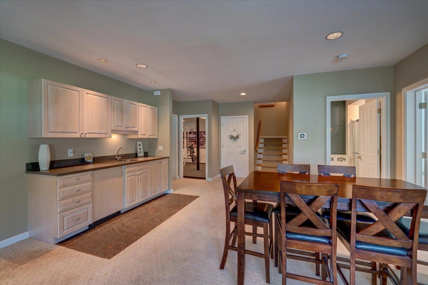 5596 Surrey Lane