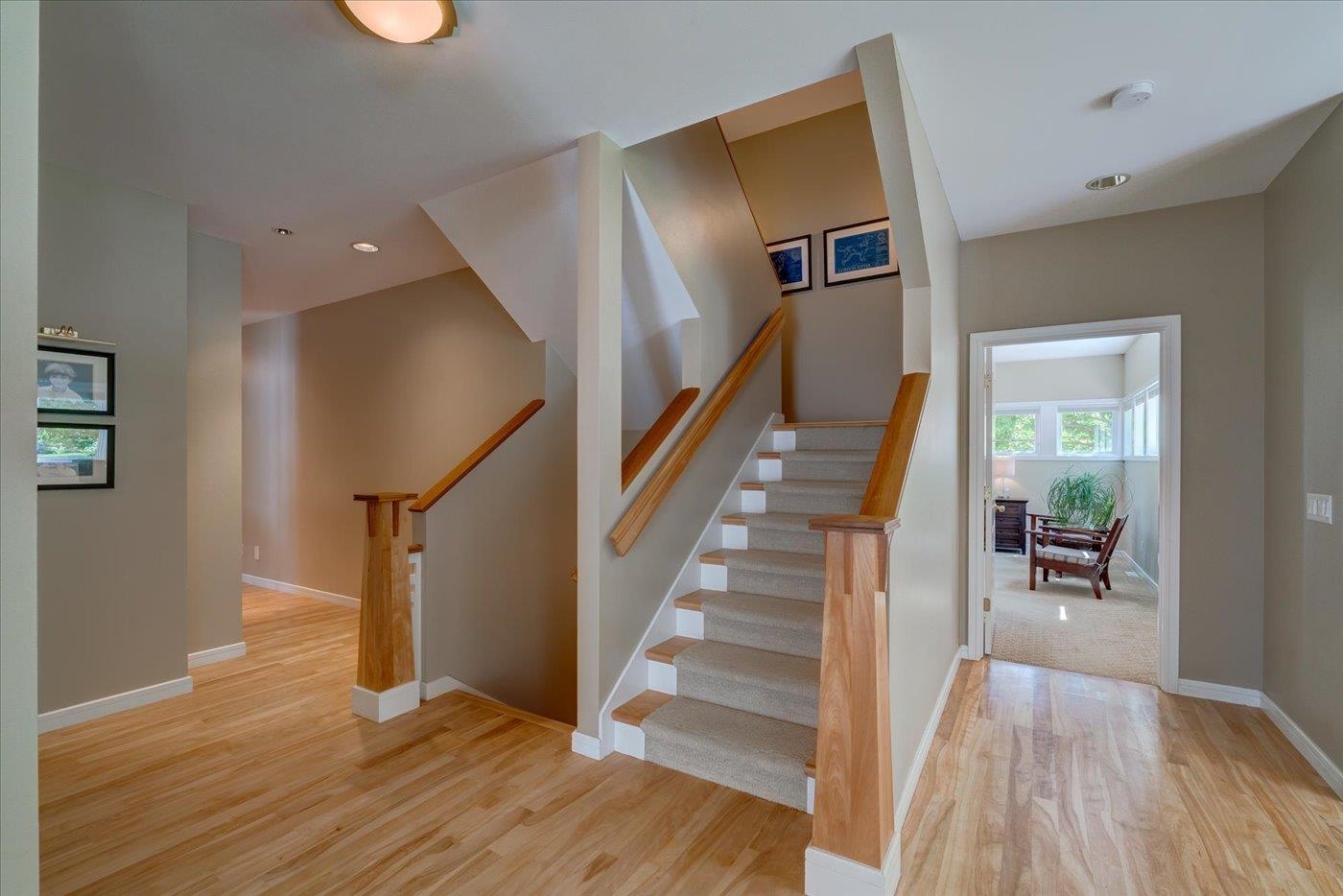 5596 Surrey Lane