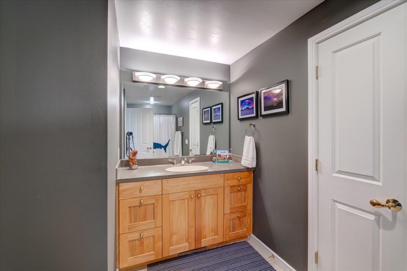 5596 Surrey Lane