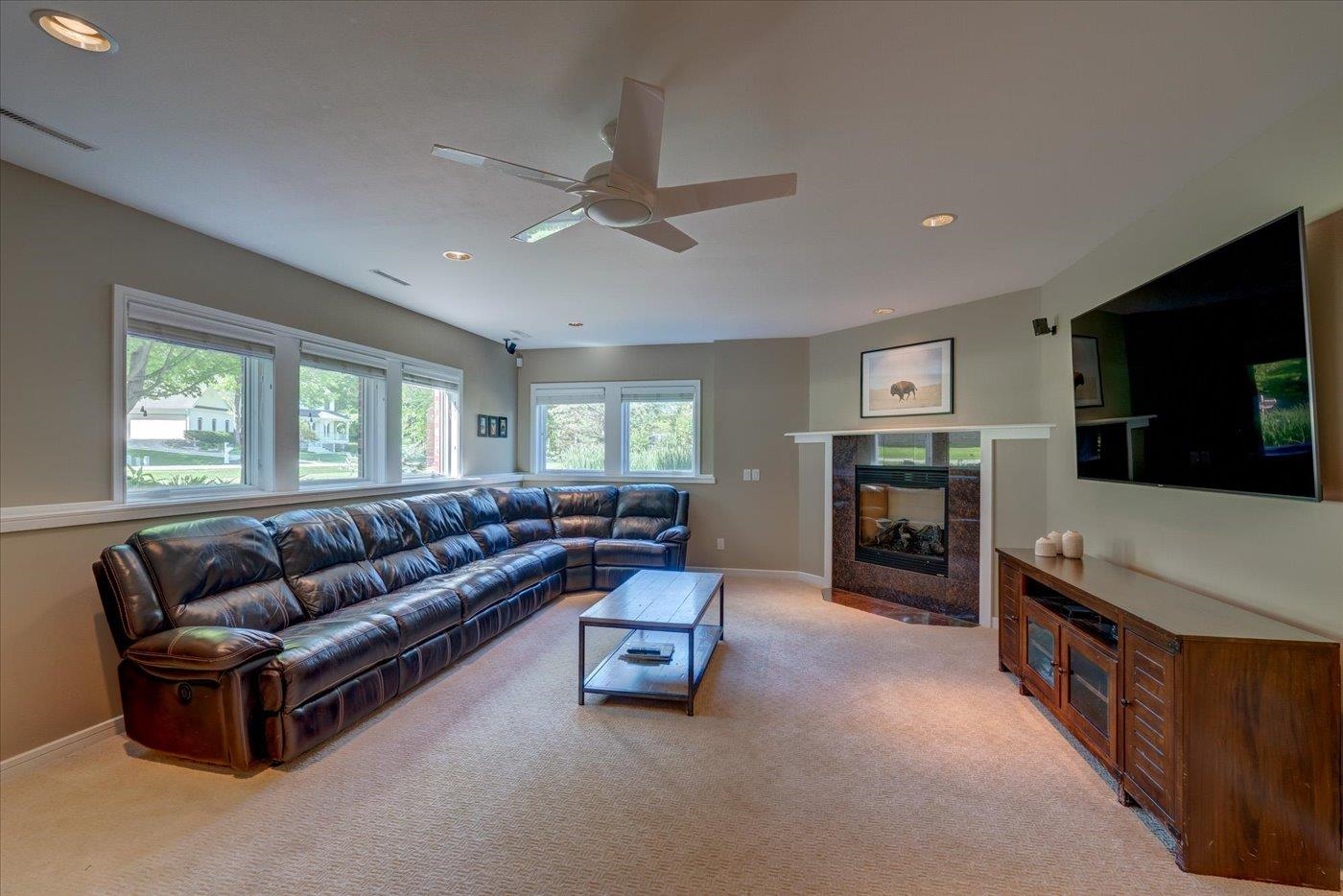 5596 Surrey Lane