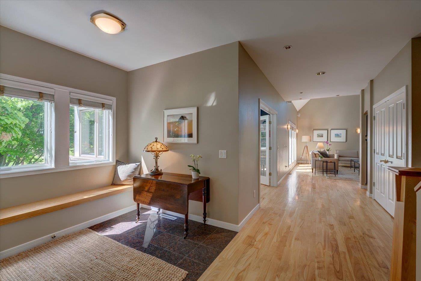 5596 Surrey Lane