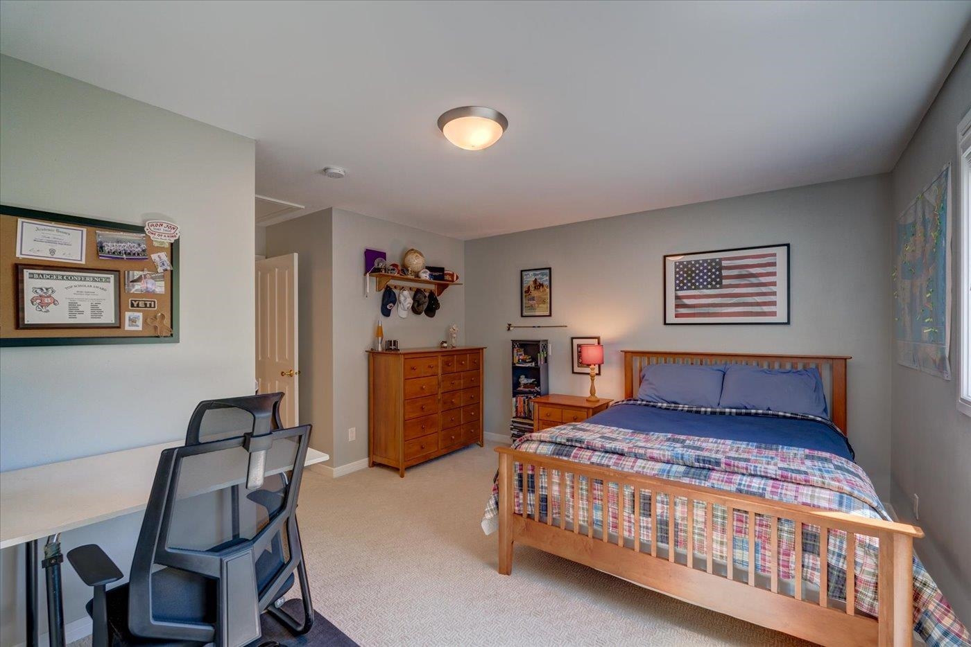 5596 Surrey Lane