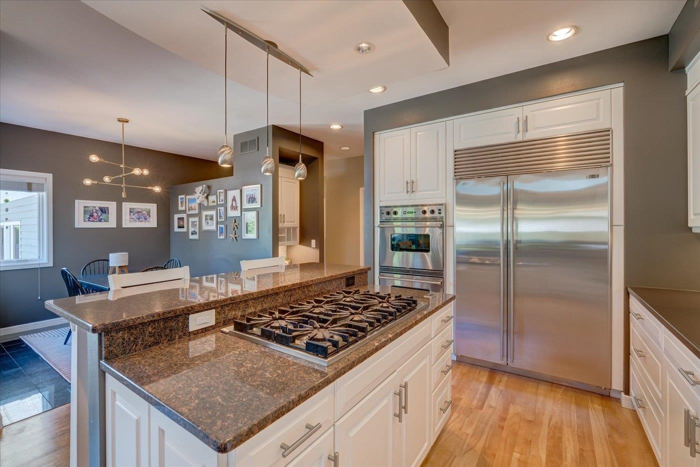 5596 Surrey Lane