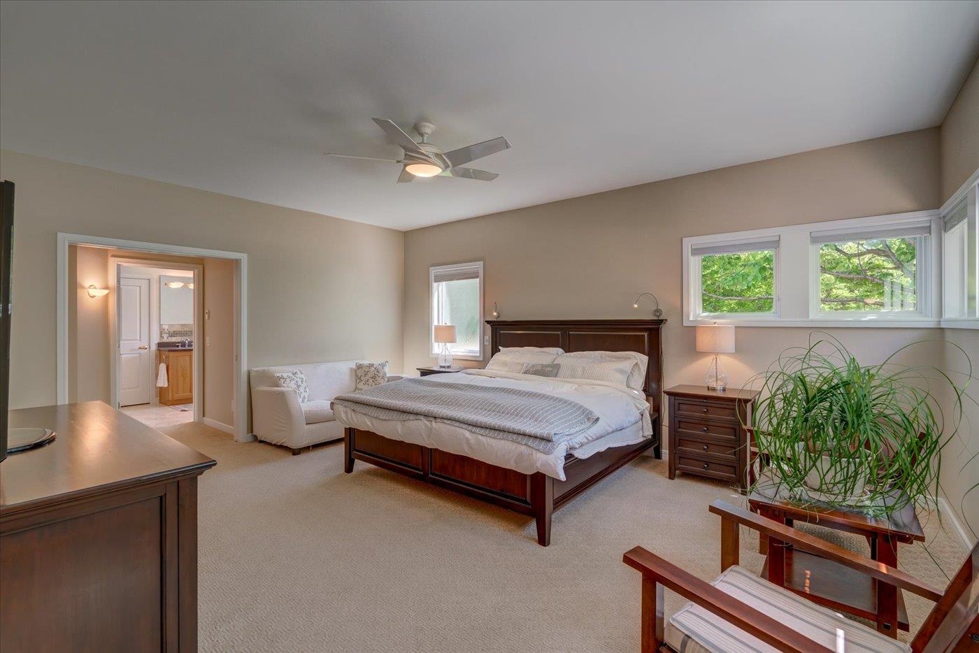 5596 Surrey Lane