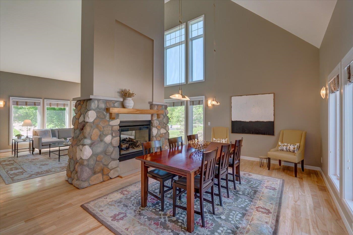 5596 Surrey Lane