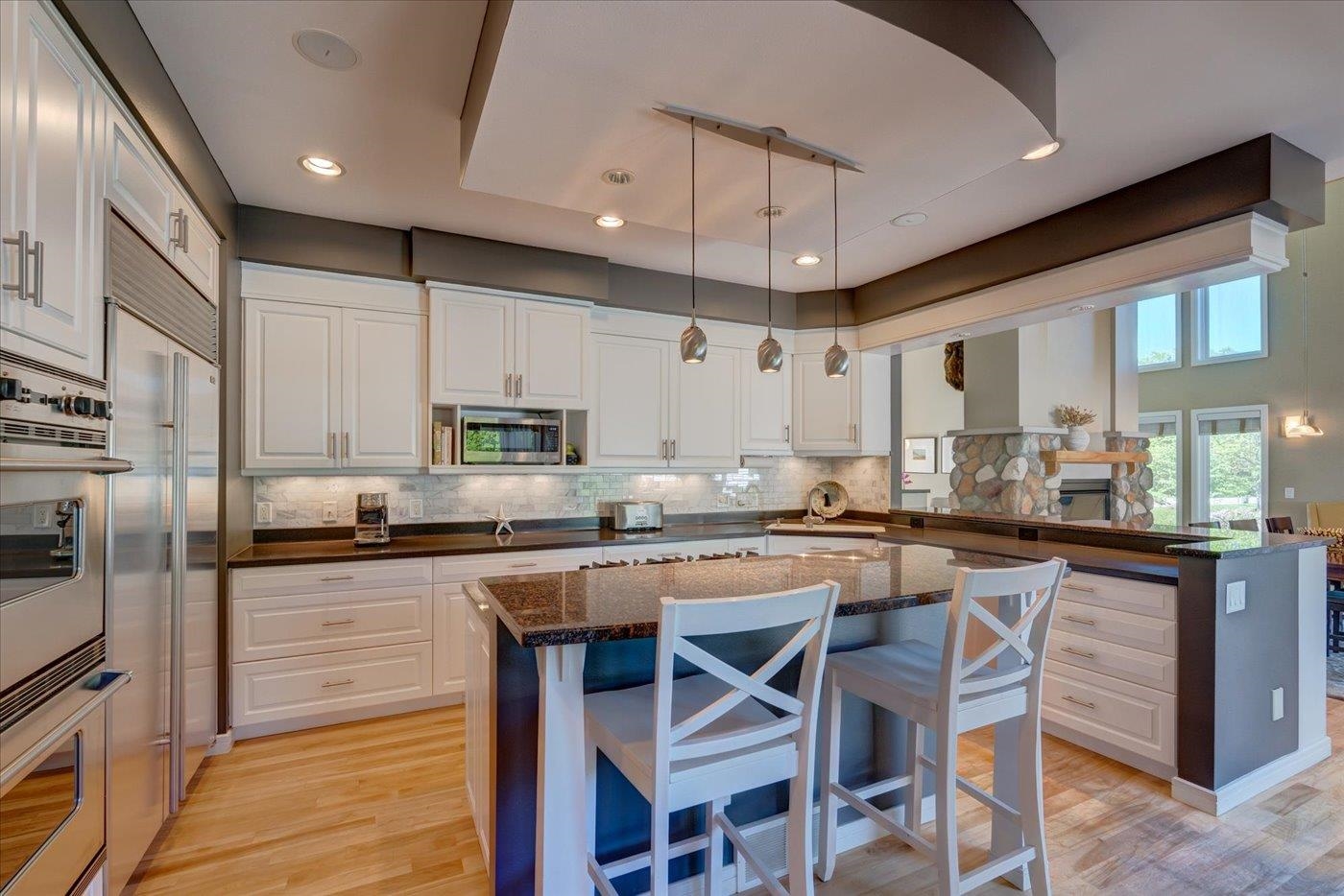 5596 Surrey Lane