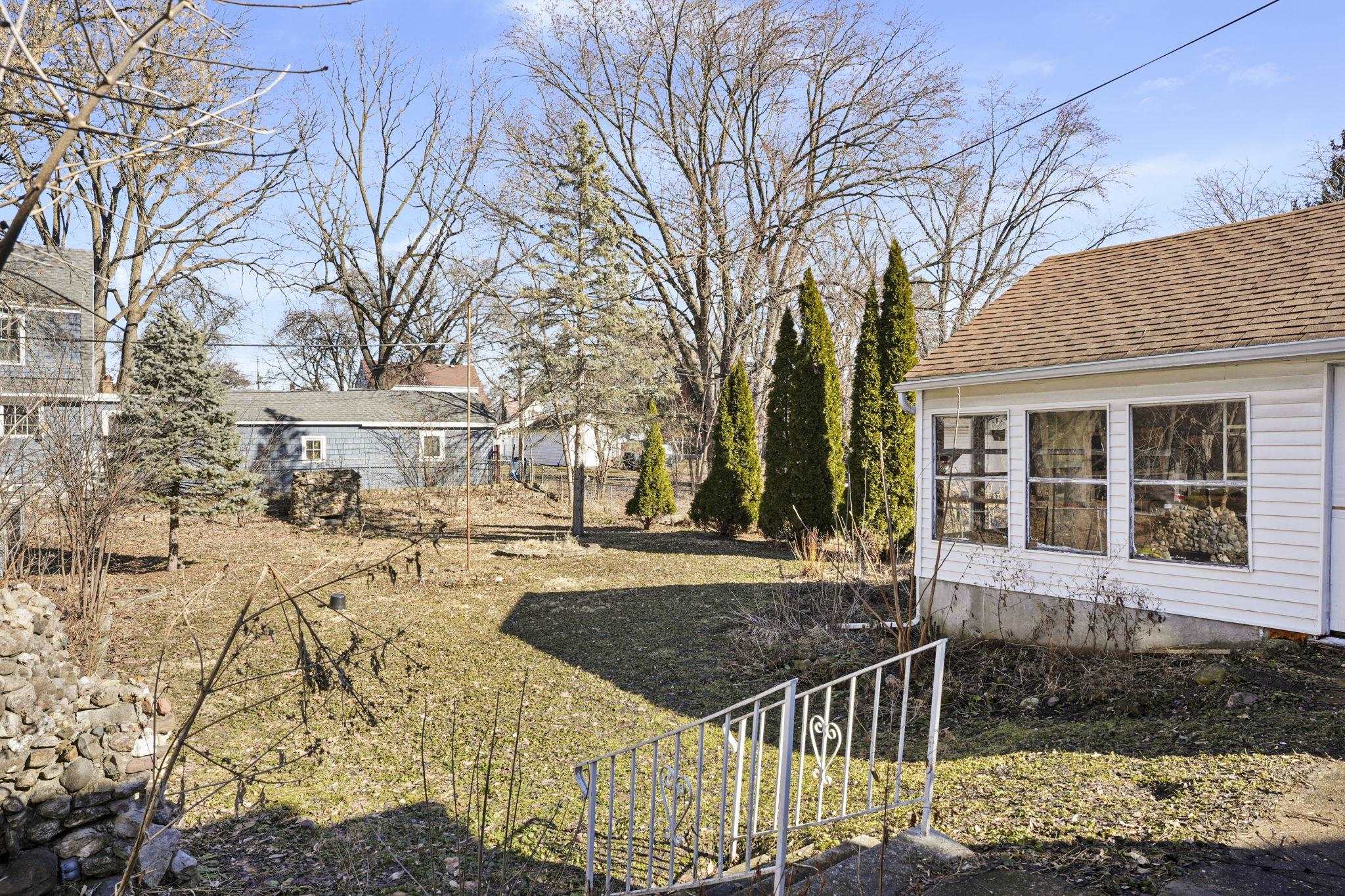 718 W Olin Avenue