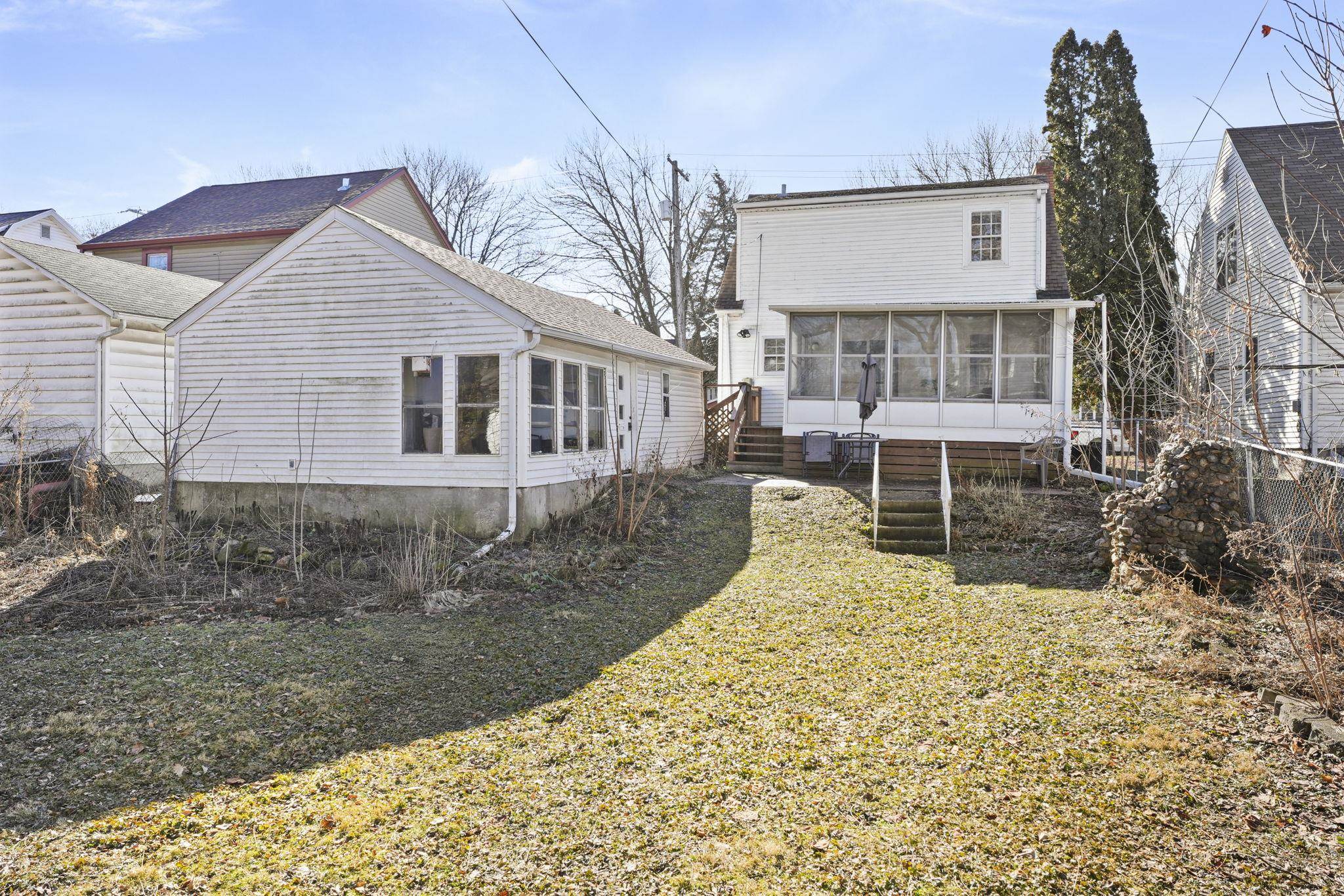 718 W Olin Avenue