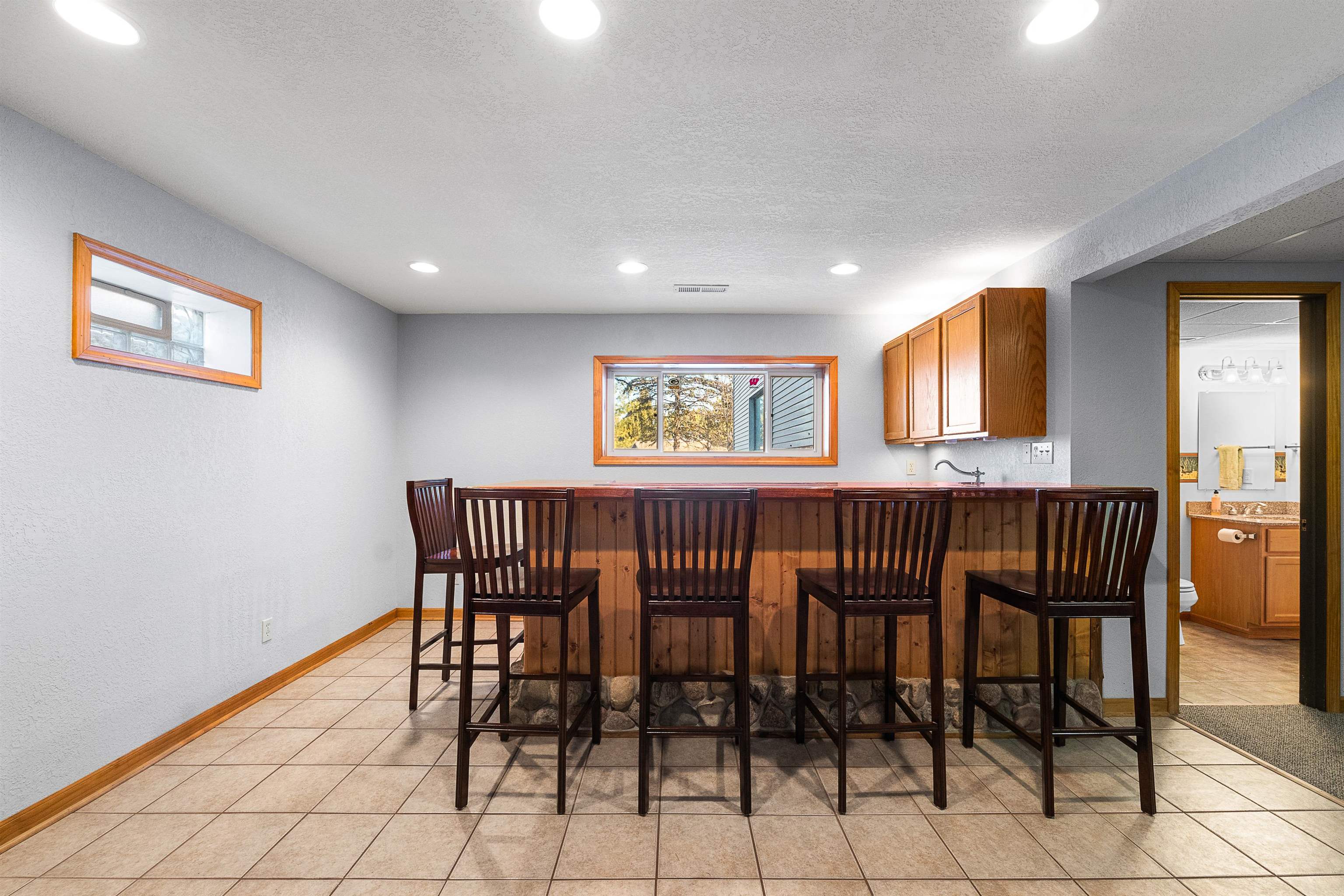 2613 E Grandview Drive