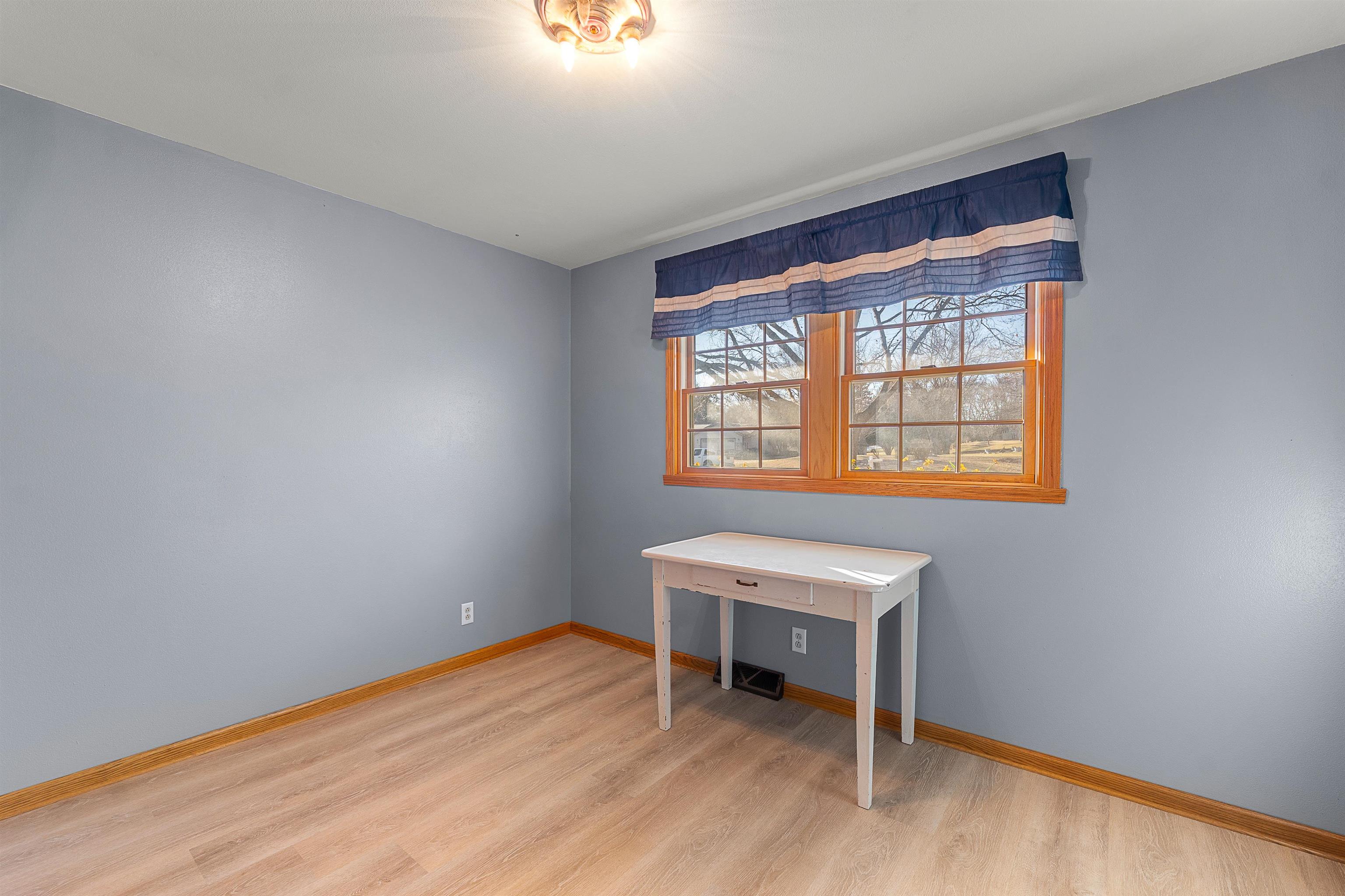 2613 E Grandview Drive