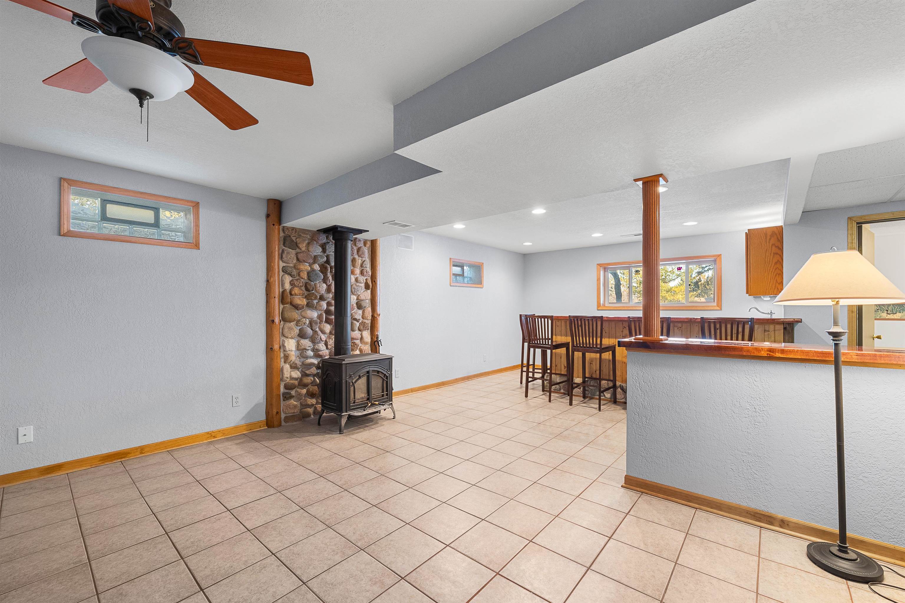 2613 E Grandview Drive