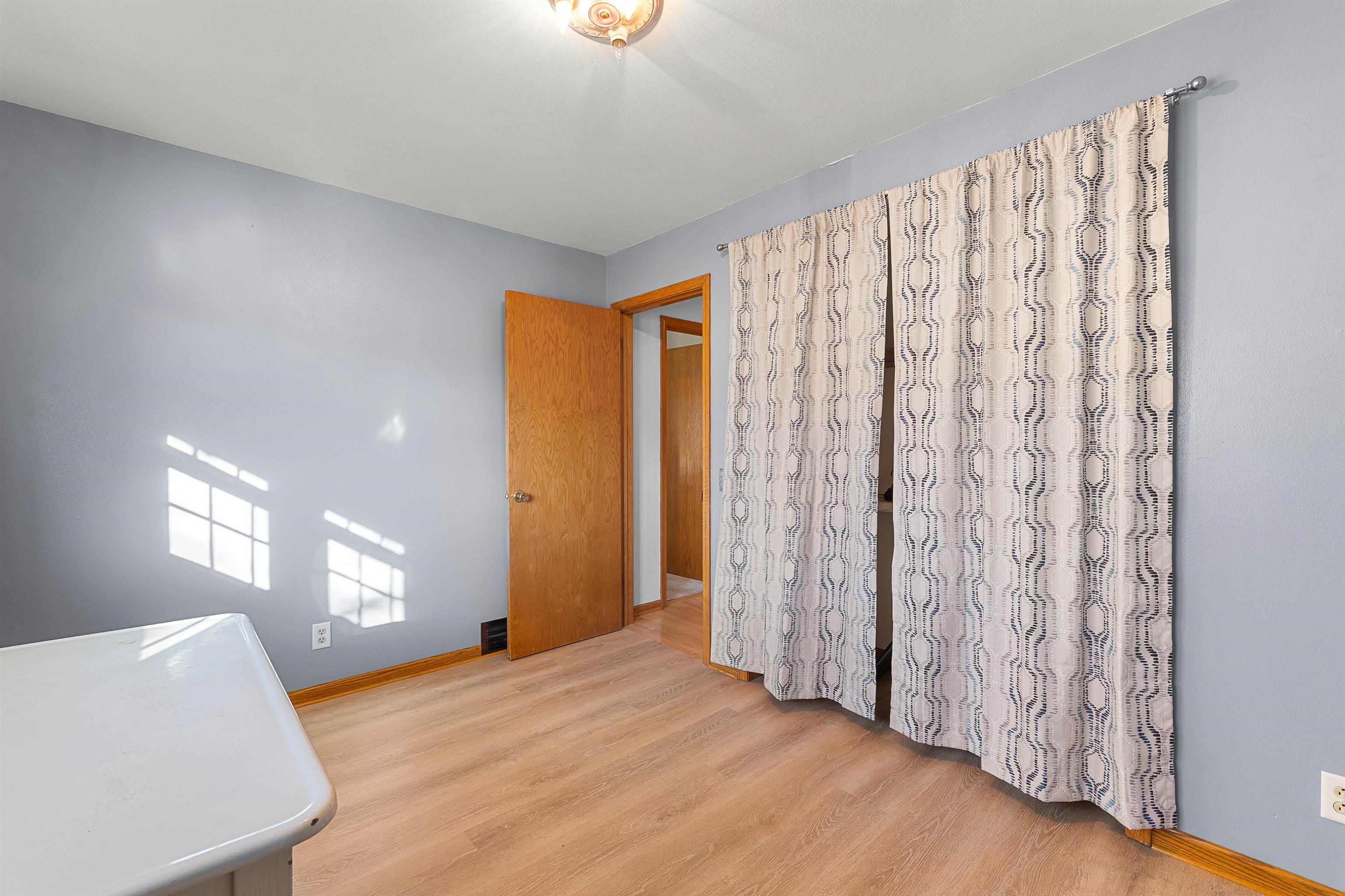 2613 E Grandview Drive