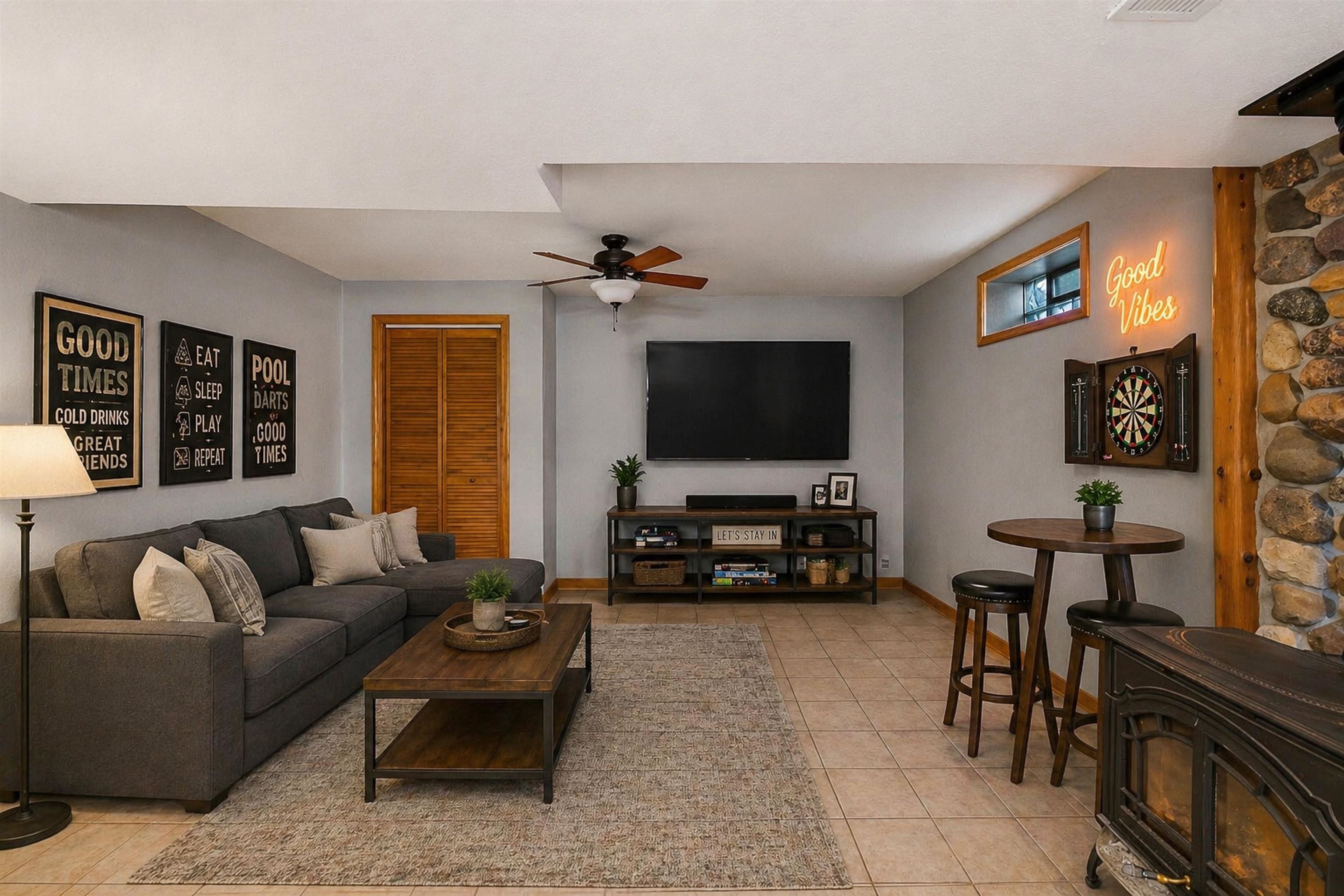 2613 E Grandview Drive