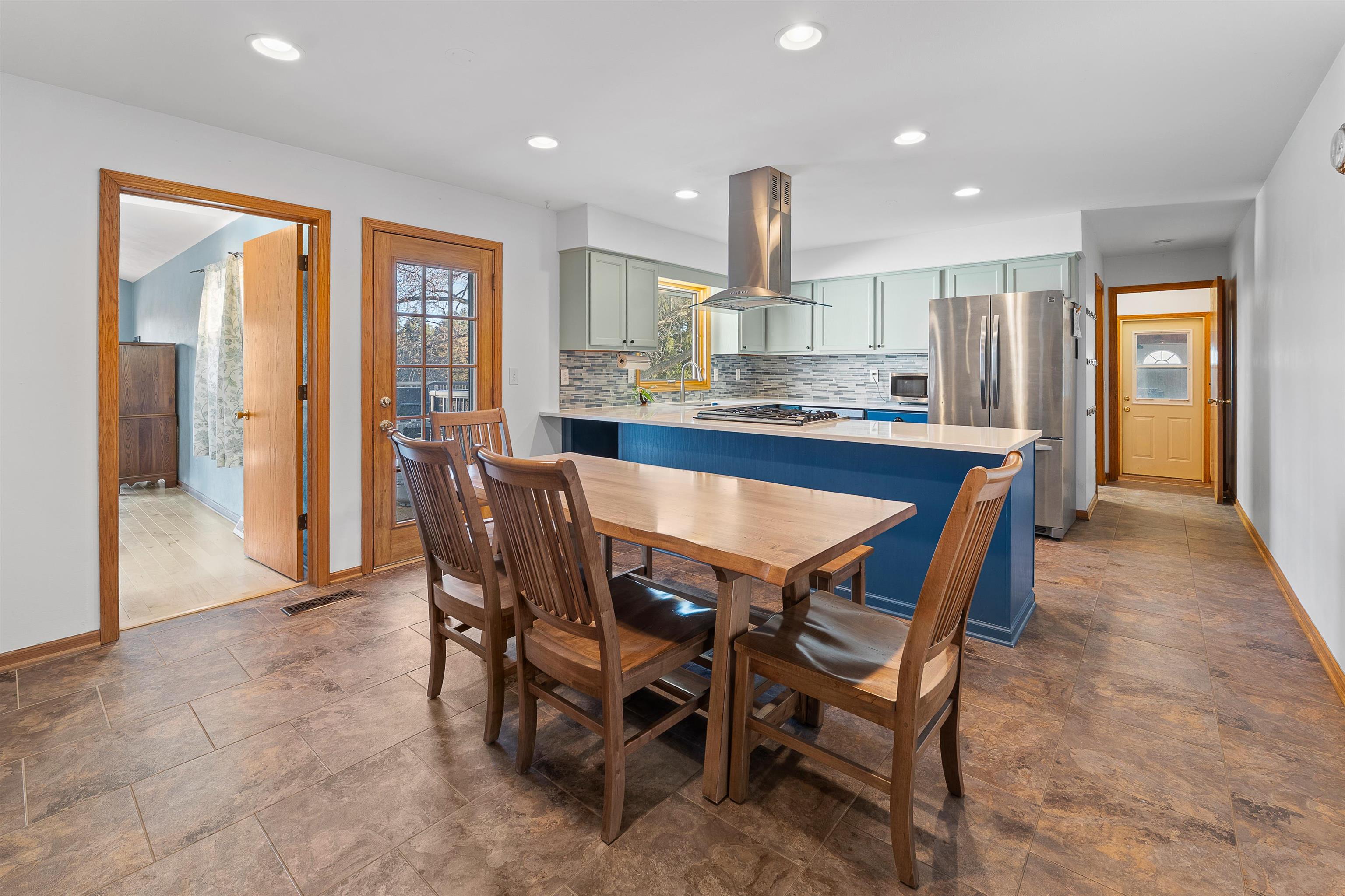 2613 E Grandview Drive