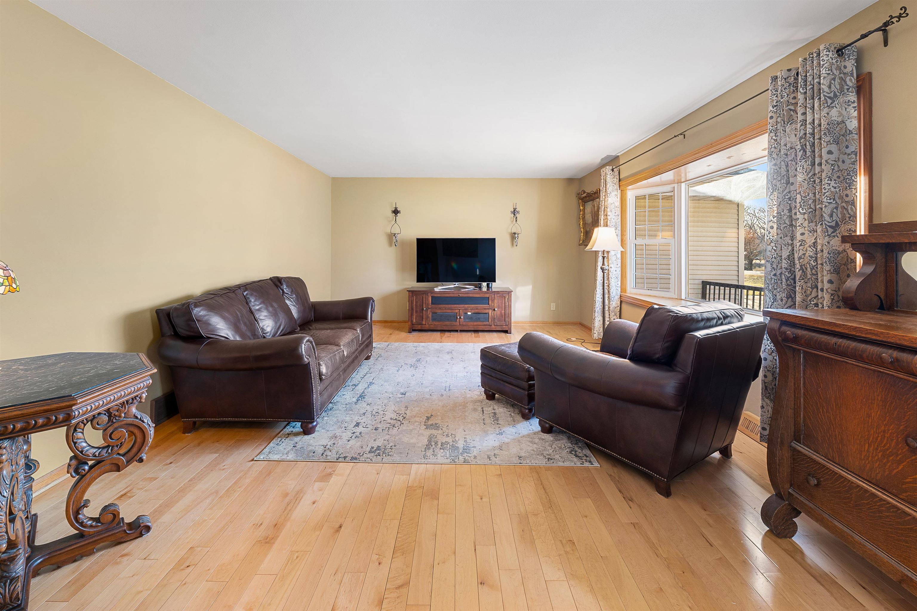 2613 E Grandview Drive