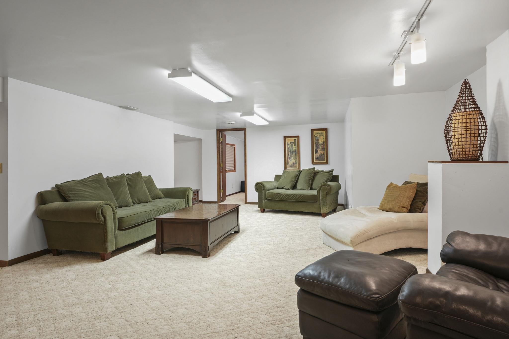 4225 Brown Lane