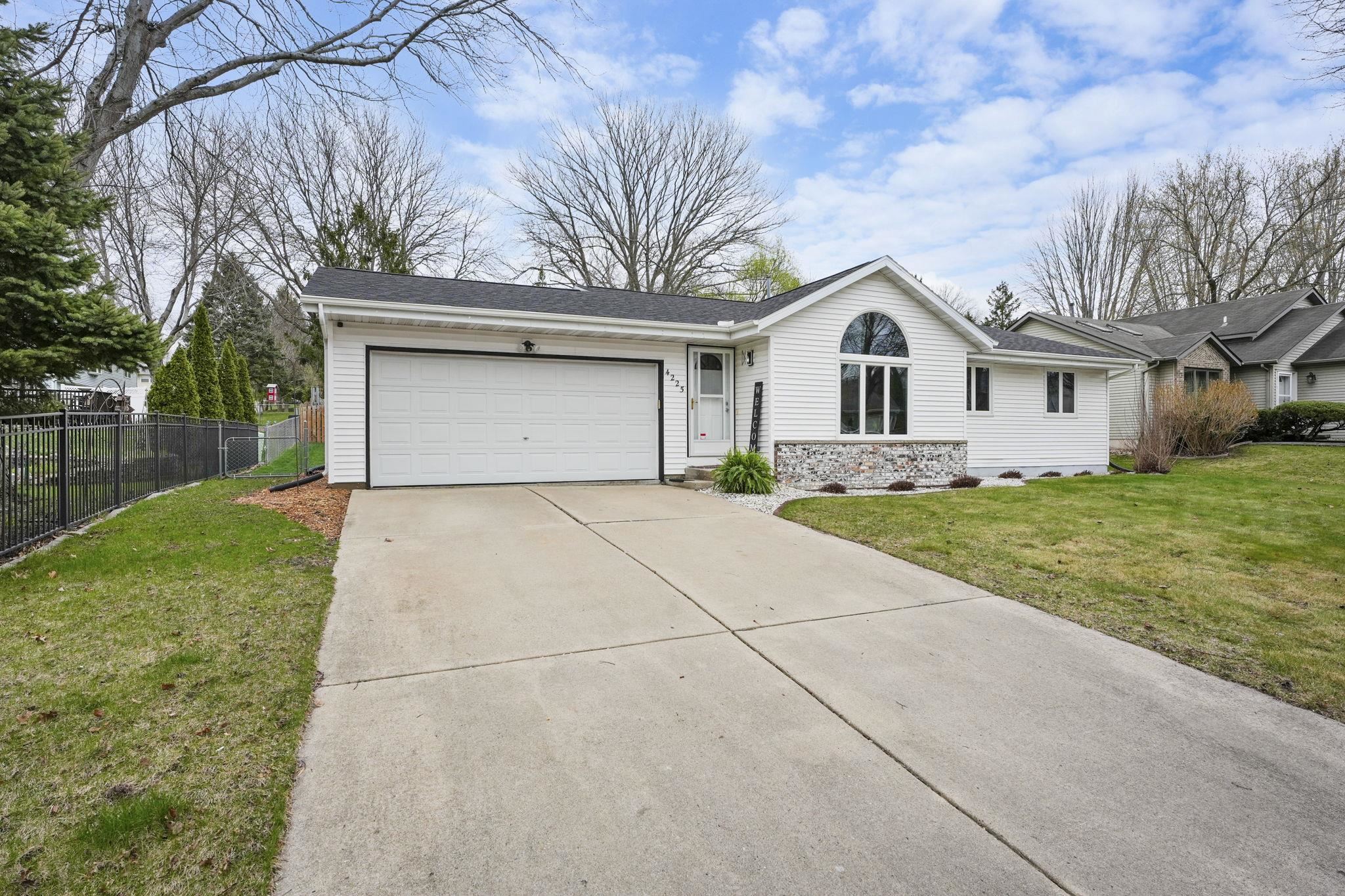 4225 Brown Lane