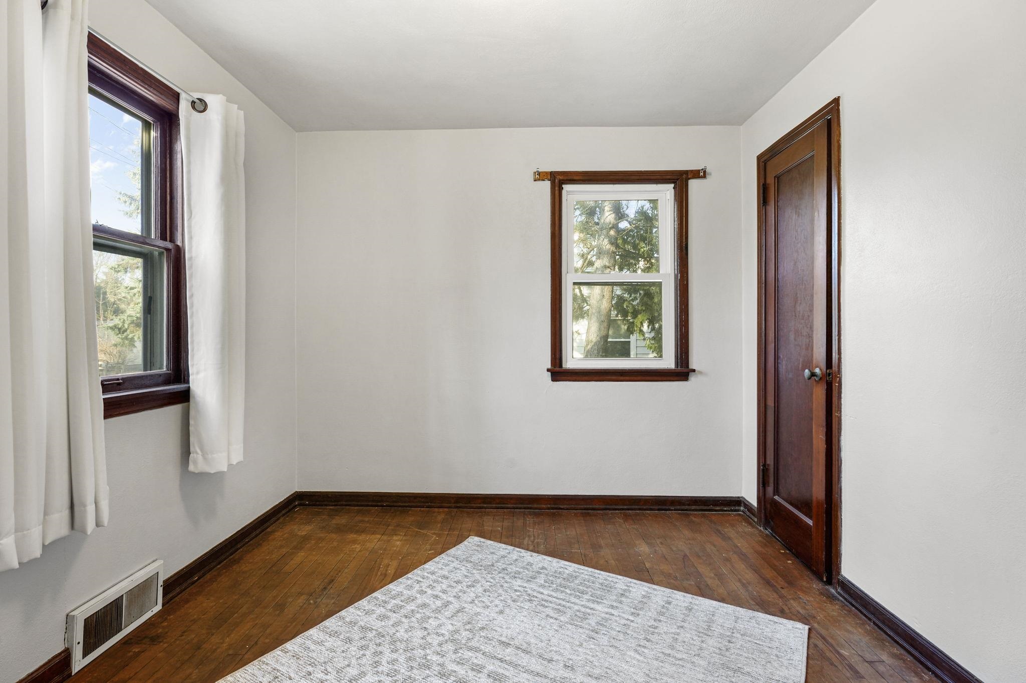 3914 Dennett Drive